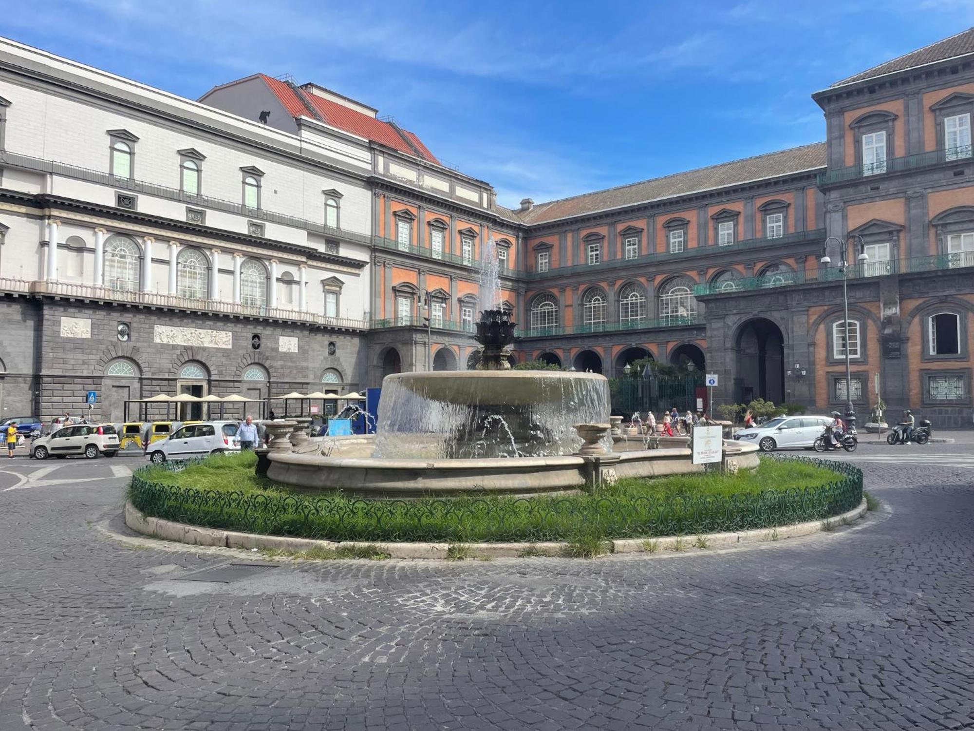Toledo Center * Napoli